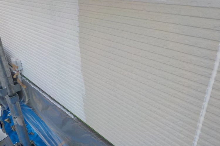 仙台のリフォーム省エネ工業　外壁塗装　外壁中塗り